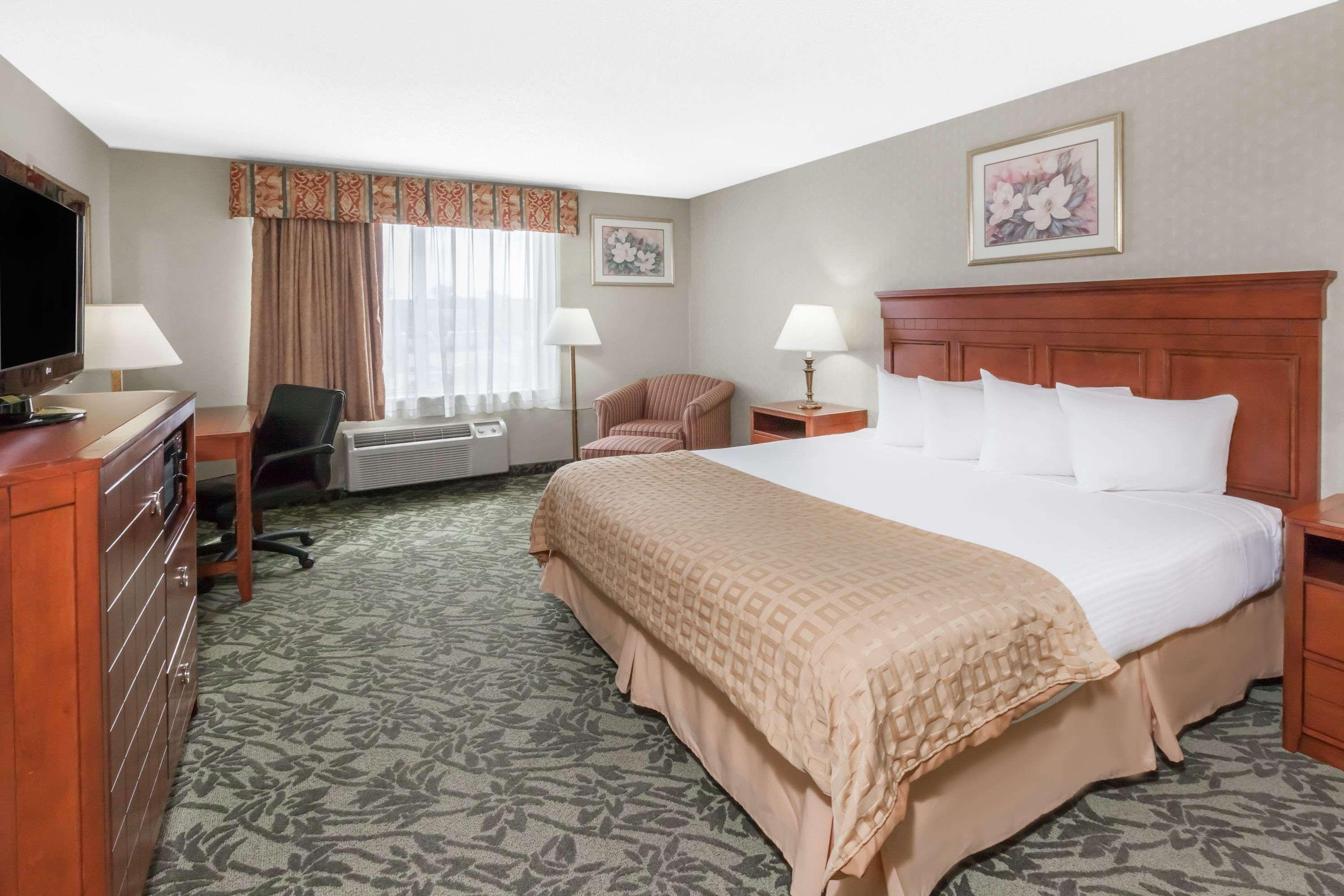 Spark By Hilton Grand Rapids North Walker
