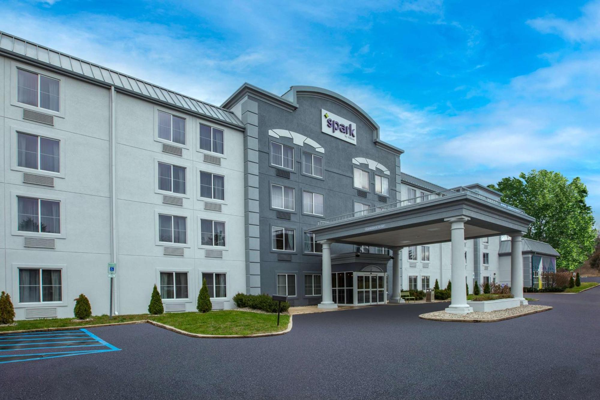 Spark By Hilton Grand Rapids North Hotel