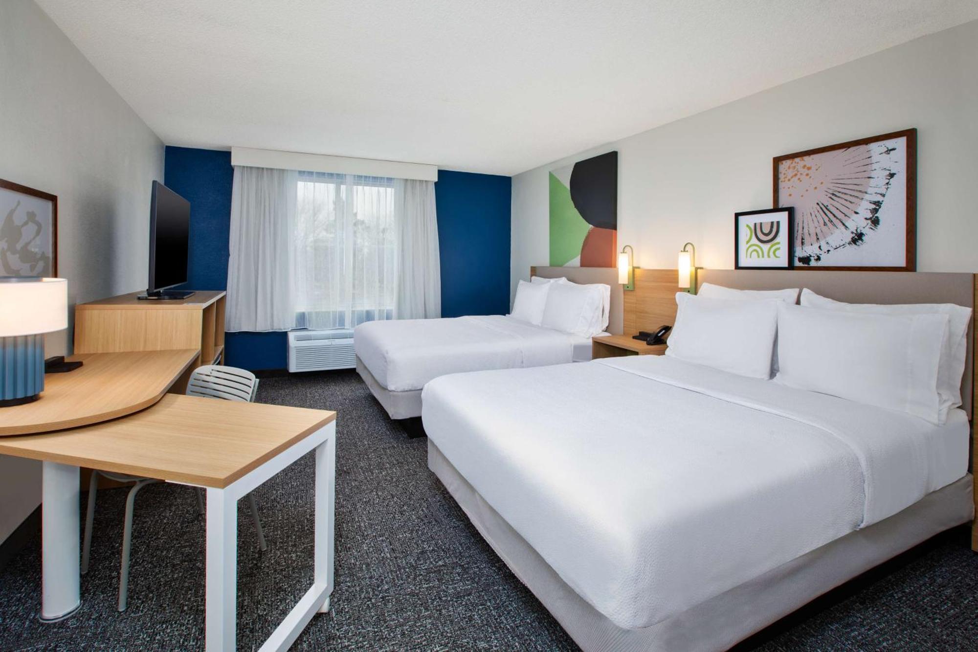 Spark By Hilton Grand Rapids North 2* Walker