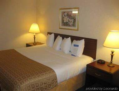 Spark By Hilton Grand Rapids North 2*